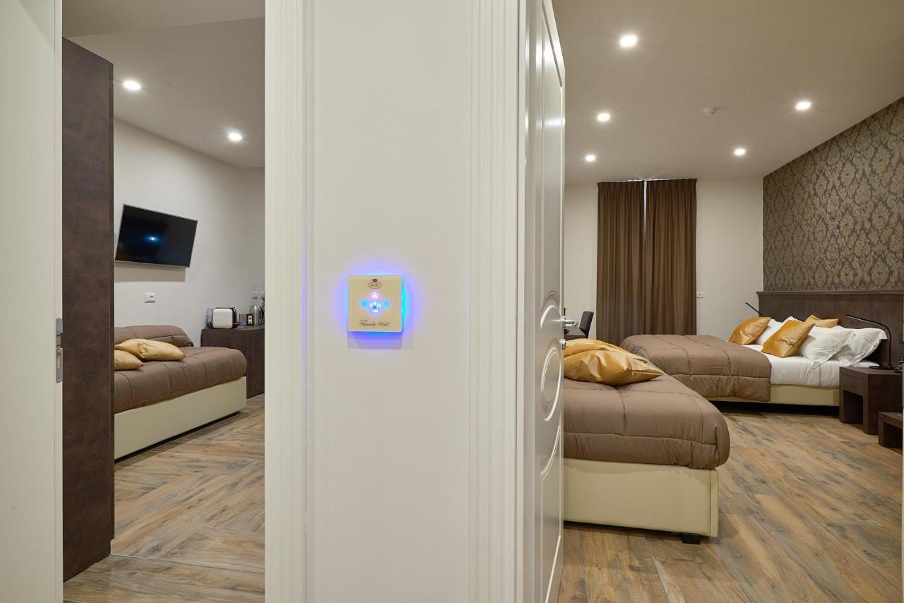 Ricaroka Hotel Albenga Bagian luar foto