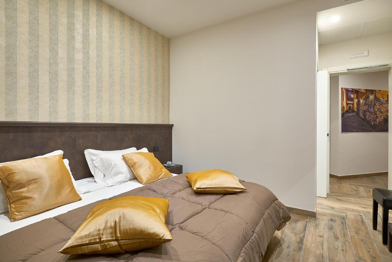 Ricaroka Hotel Albenga Bagian luar foto