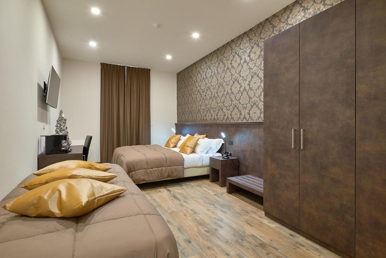 Ricaroka Hotel Albenga Bagian luar foto