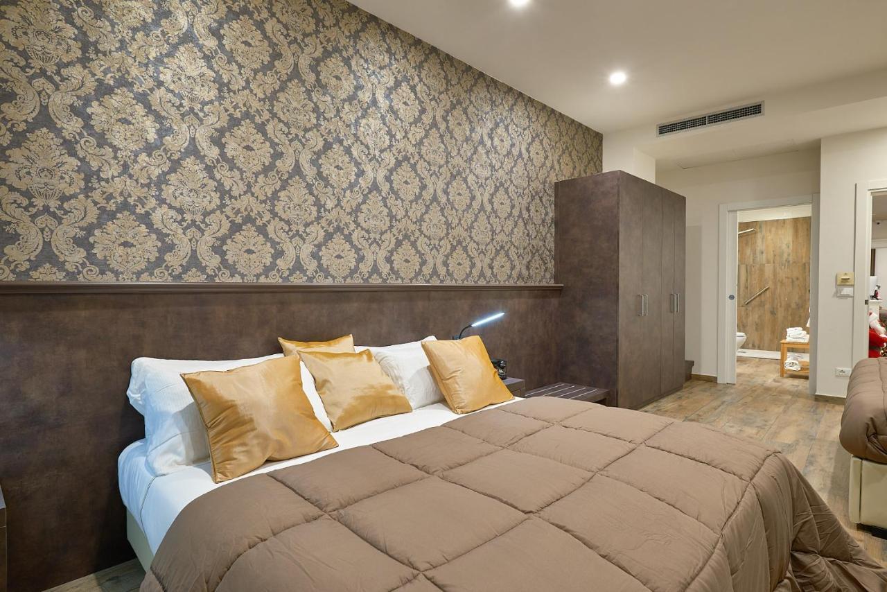 Ricaroka Hotel Albenga Bagian luar foto