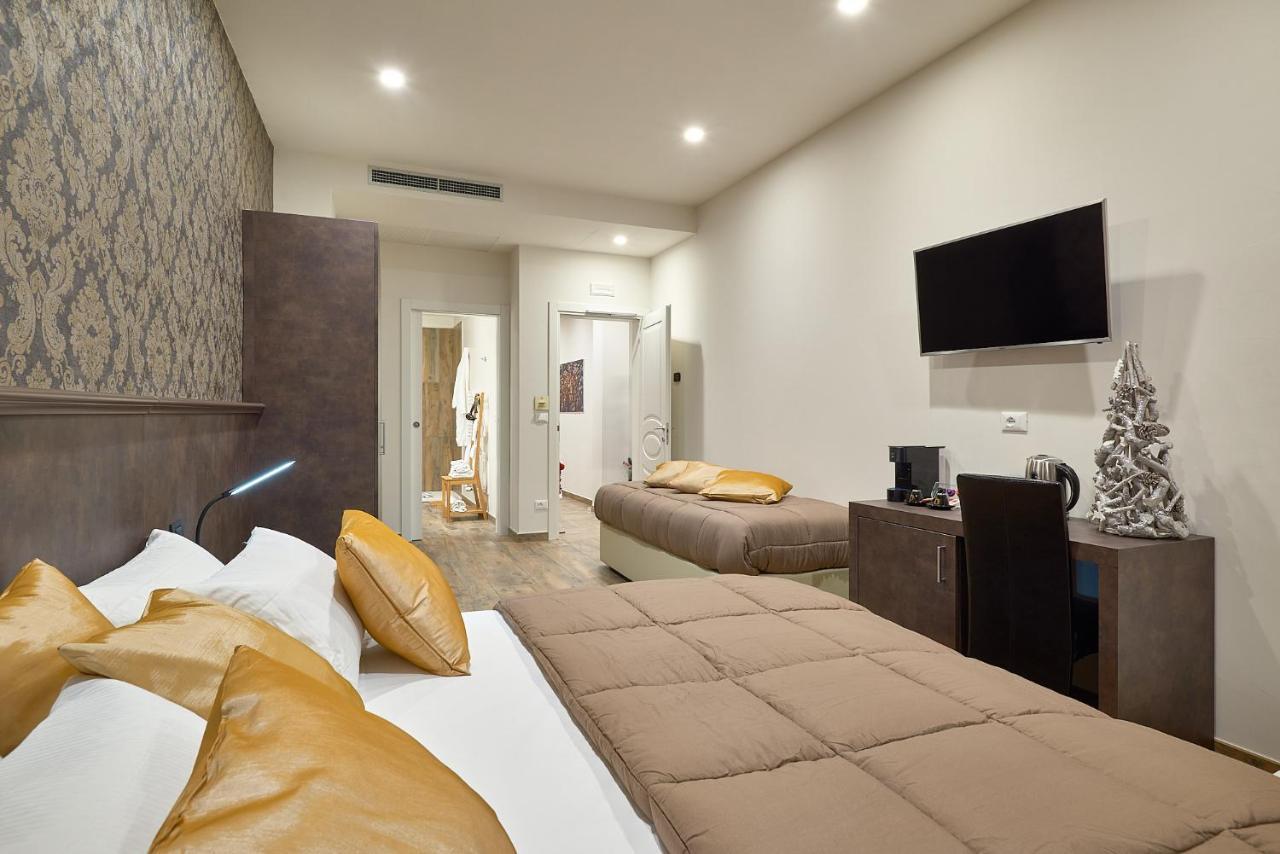 Ricaroka Hotel Albenga Bagian luar foto