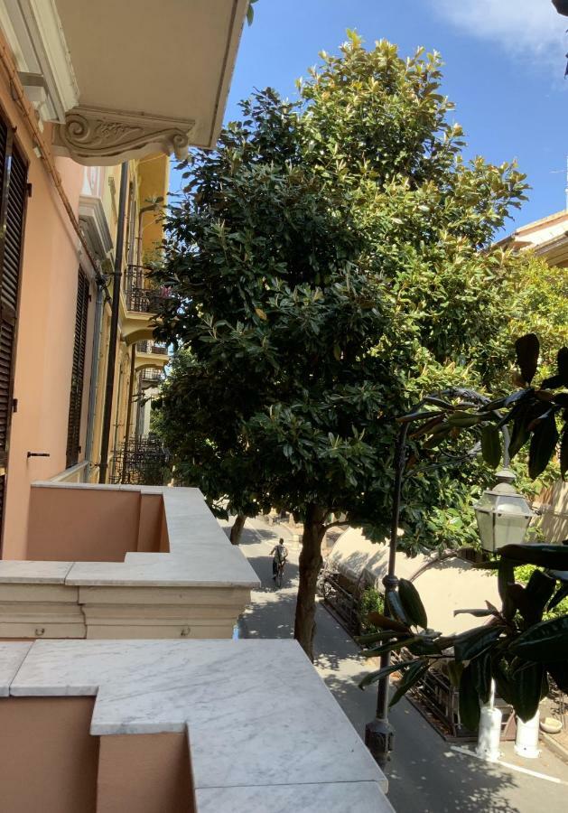 Ricaroka Hotel Albenga Bagian luar foto