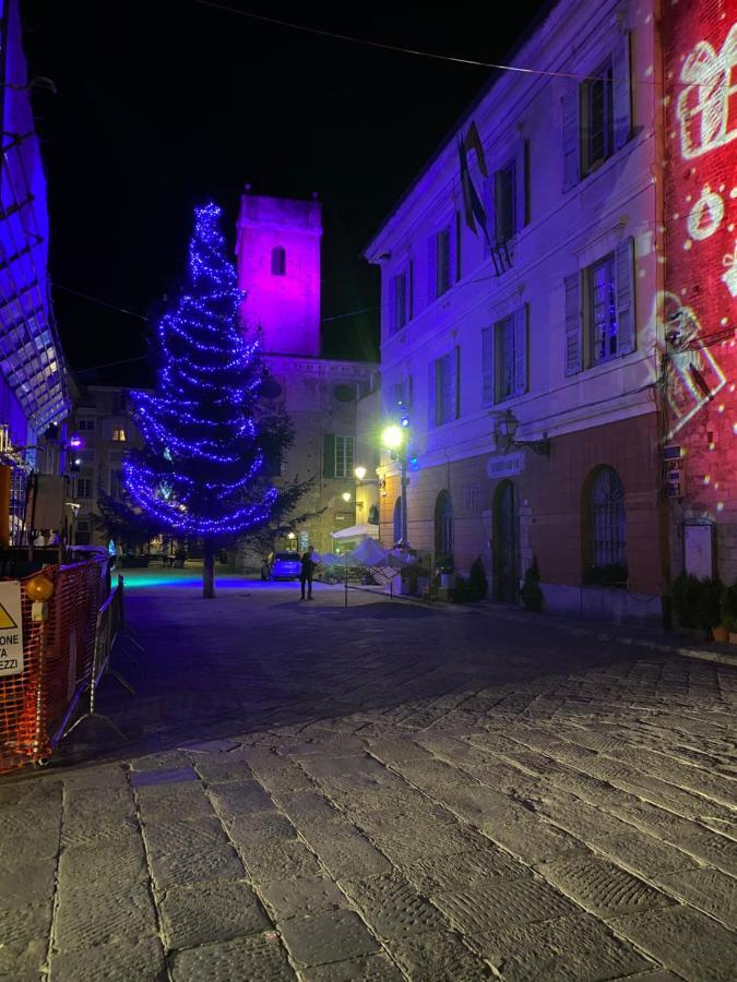 Ricaroka Hotel Albenga Bagian luar foto